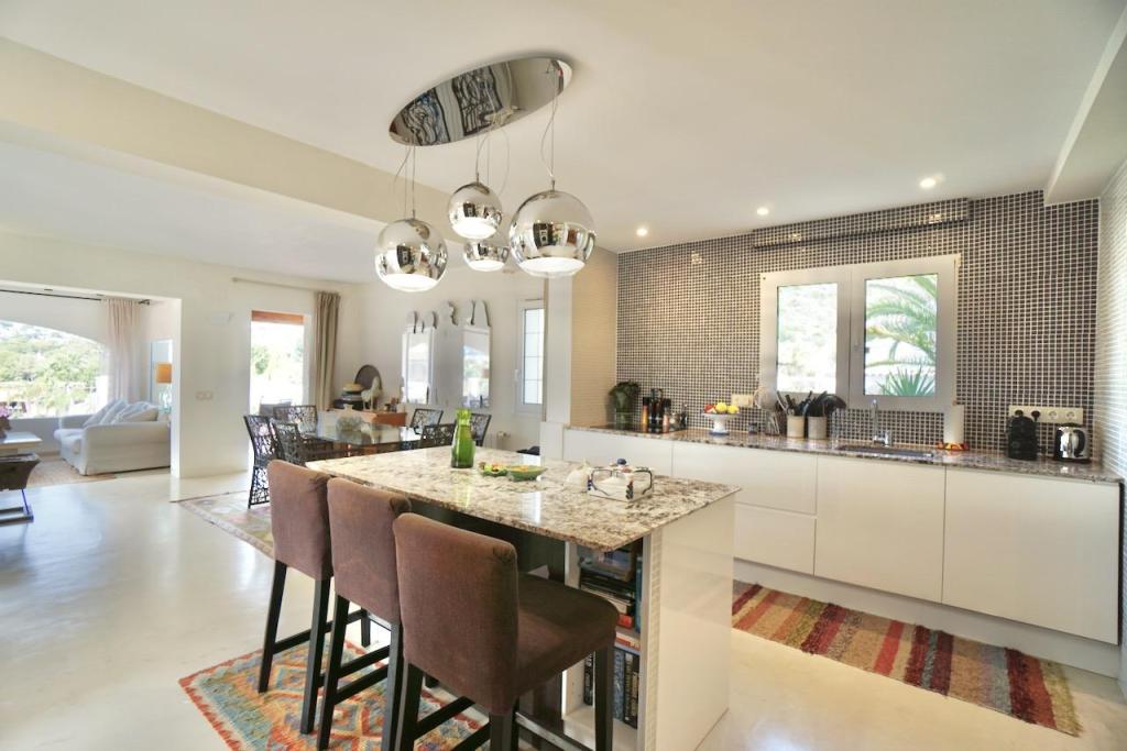 4 bed villas in Moraira