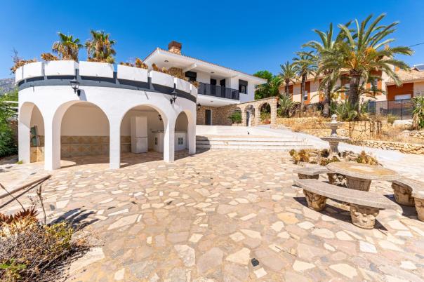 4 bed villa in La Nucía