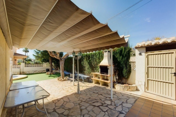 5 bed casa / chalet in Calpe / Calp