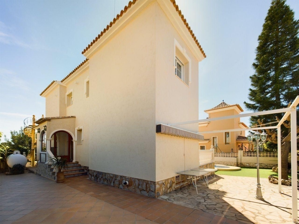 5 bed casa / chalet in Calpe / Calp
