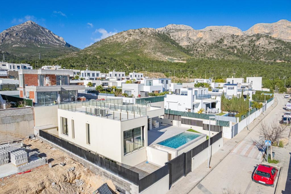 4 bed property in Polop