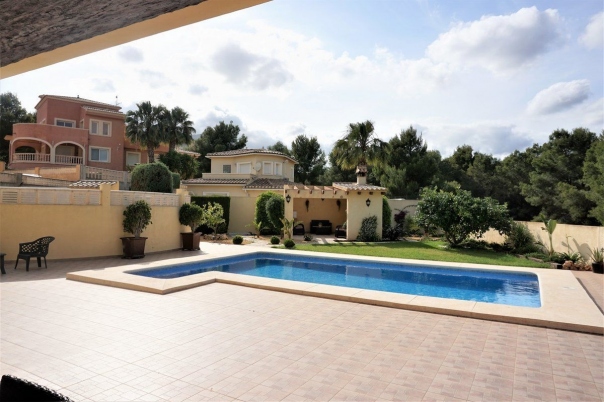 5 bed casa / chalet in Calpe / Calp