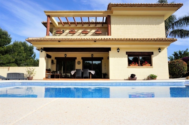 5 bed casa / chalet in Calpe / Calp