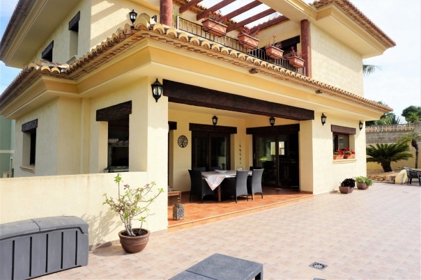 5 bed casa / chalet in Calpe / Calp