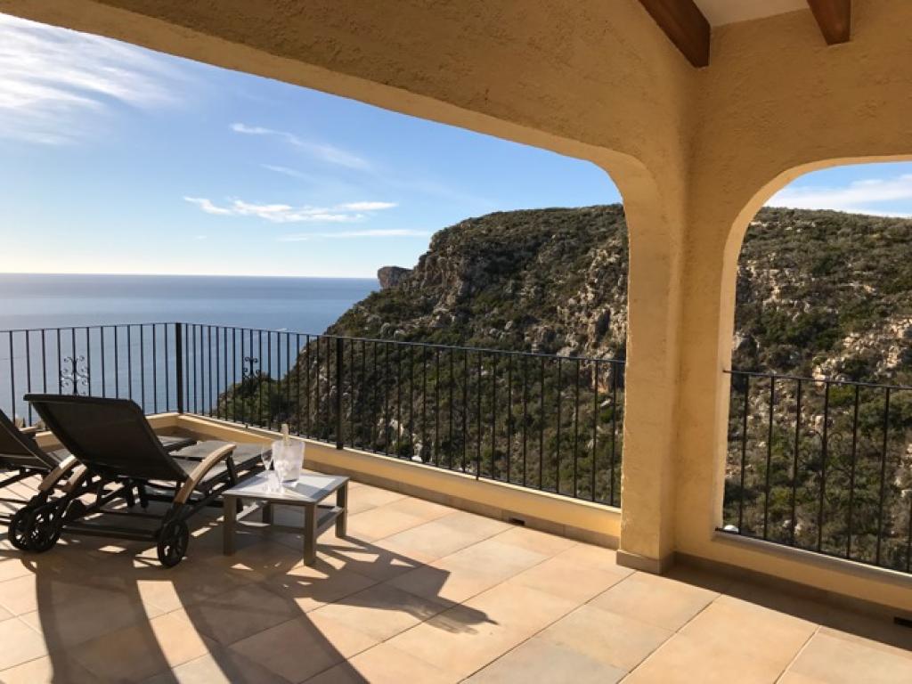Casa Windlenook - Luxury Holiday Rental Villa with Spectacular Sea Views