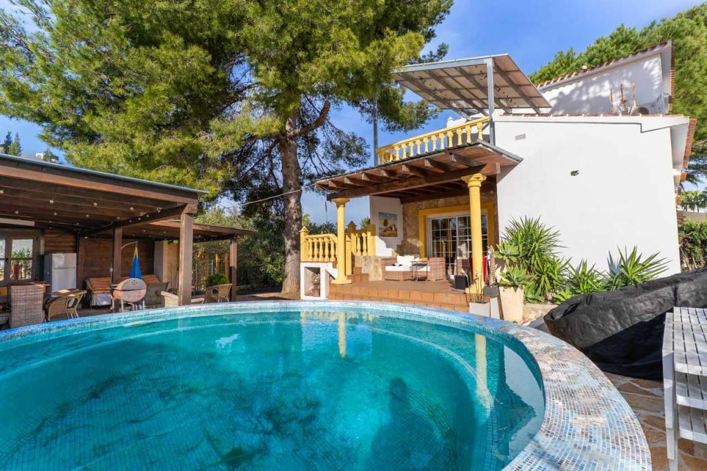 4 bed villa in Denia