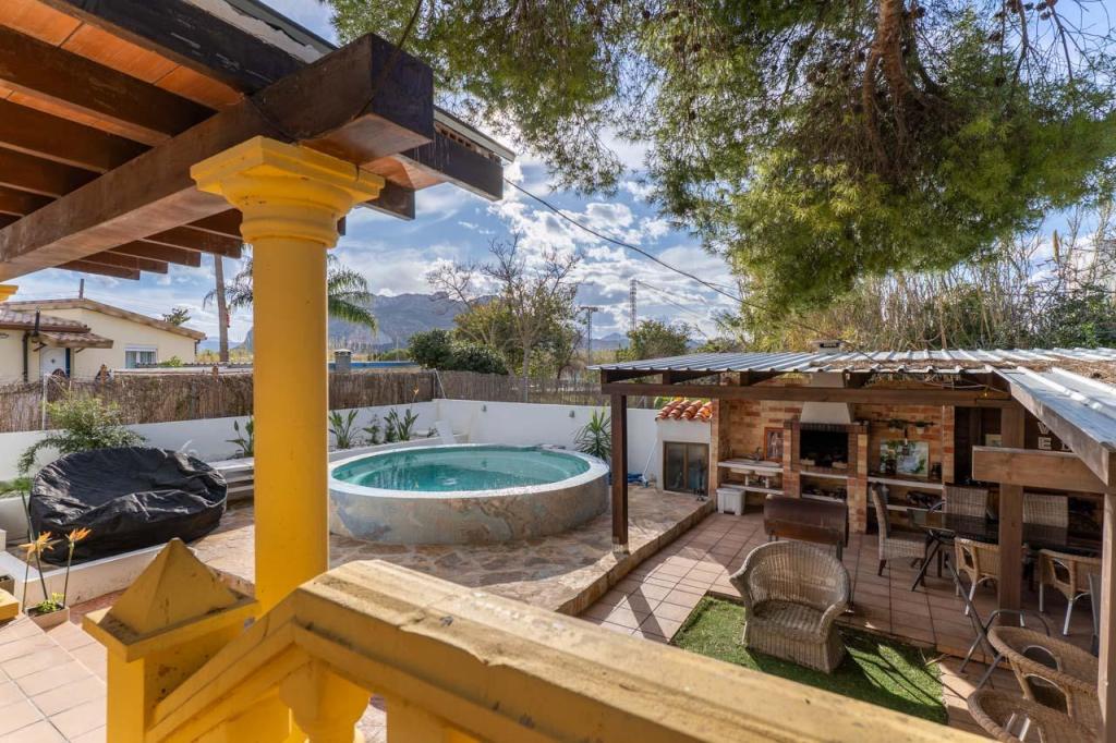 4 bed villa in Denia