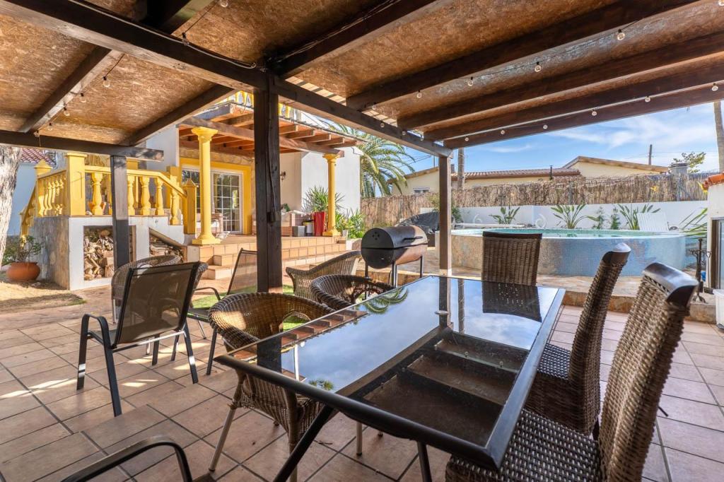 4 bed villa in Denia
