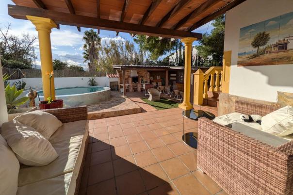 4 bed villa in Denia