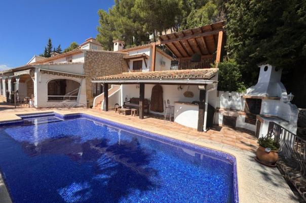 4 bed villa in Benissa