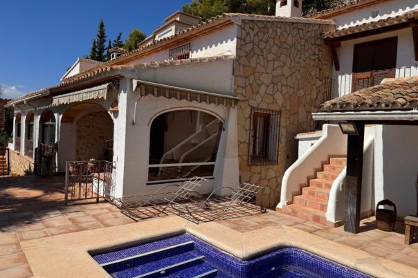 4 bed villa in Benissa