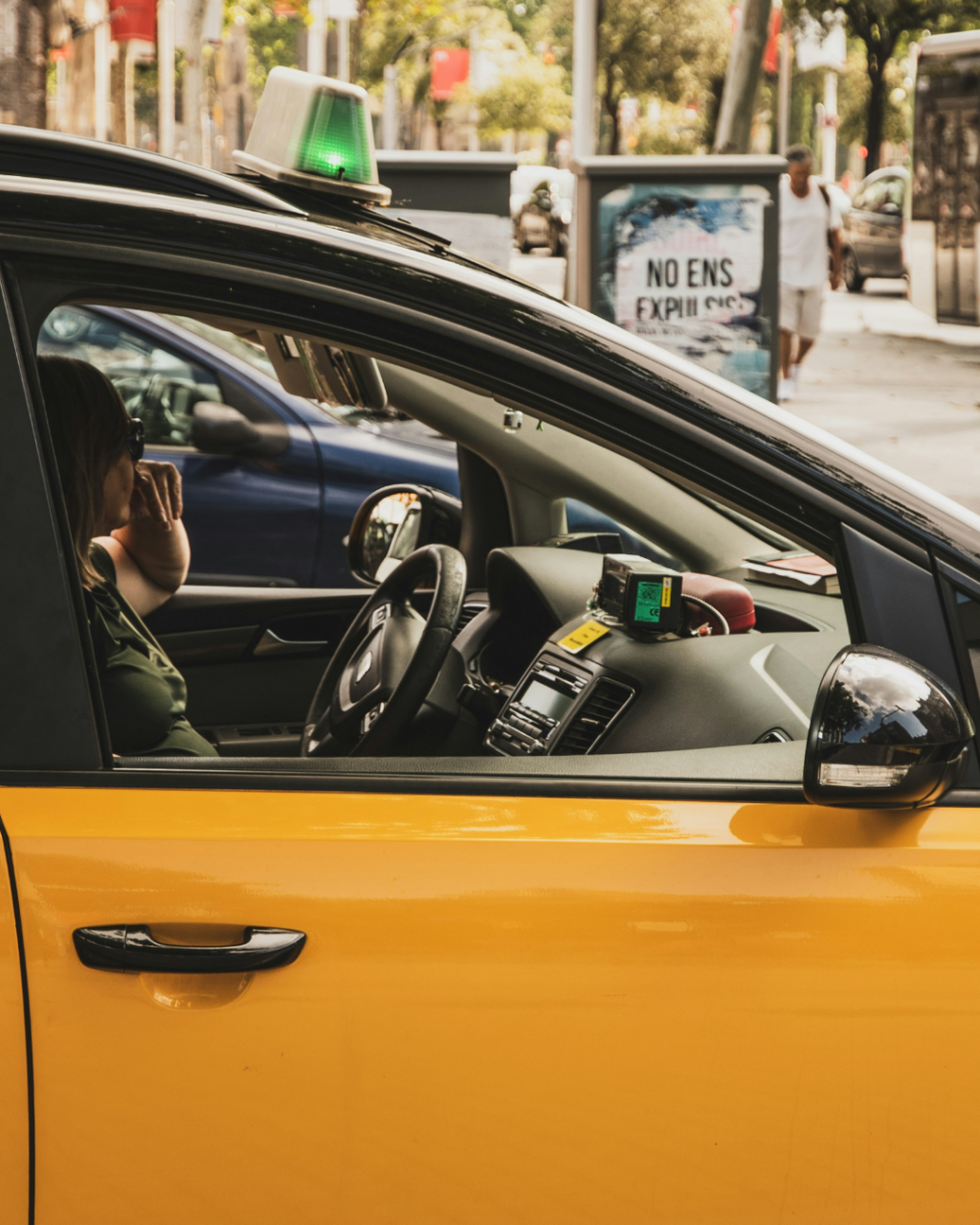 Getting Around Moraira: Buses, Taxis and Visiting Without a Car