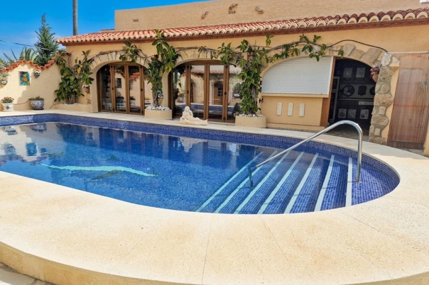 4 bed villa in Javea