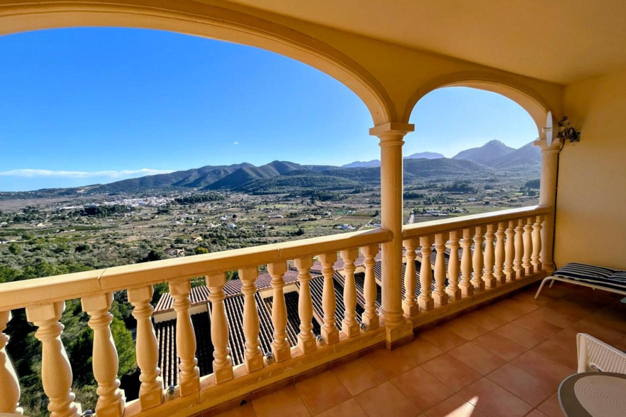 3 bed town_house in Jalón