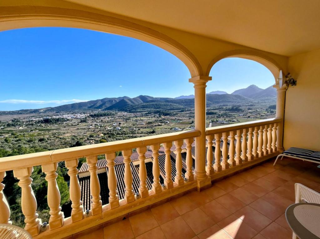 3 bed town_house in Jalón