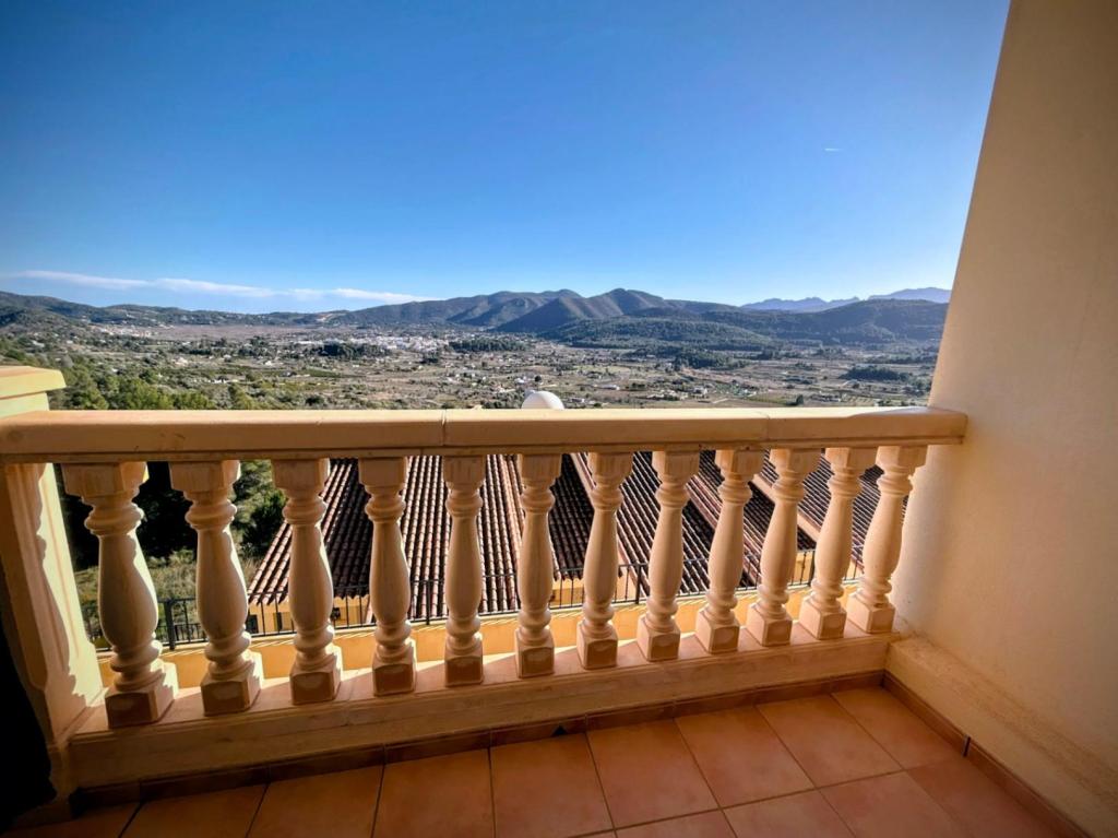 3 bed town_house in Jalón