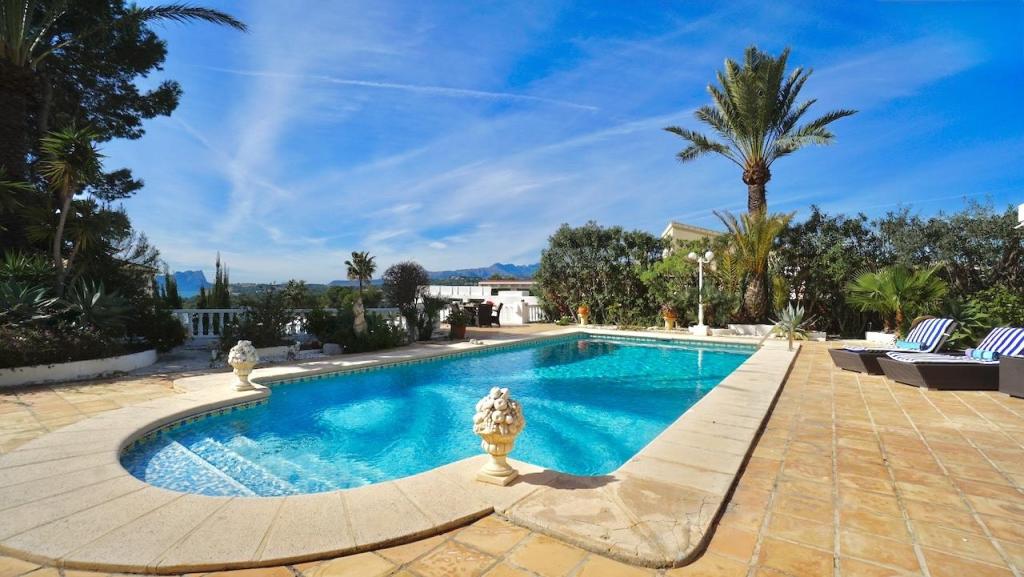 7 bed villas in Moraira
