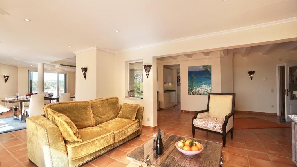 7 bed villas in Moraira