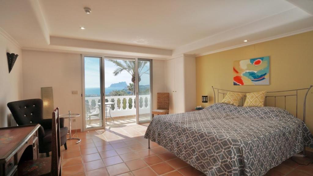 7 bed villas in Moraira