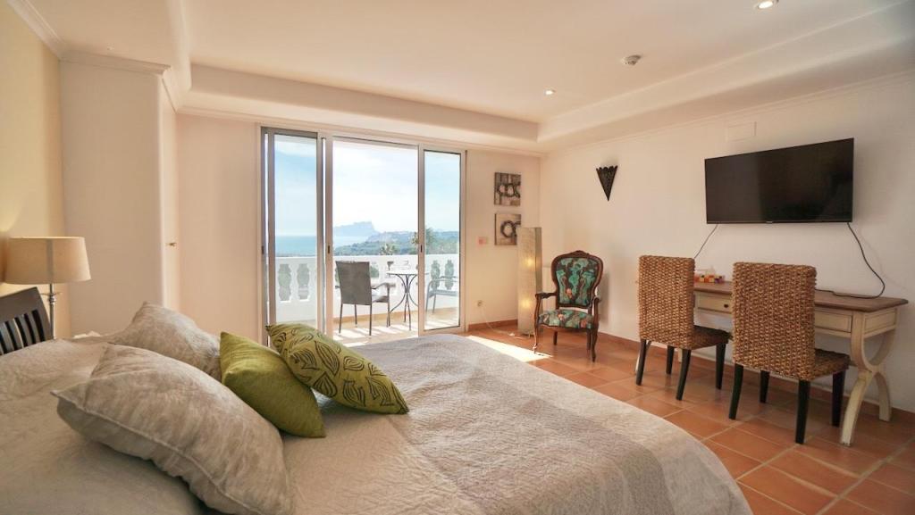 7 bed villas in Moraira