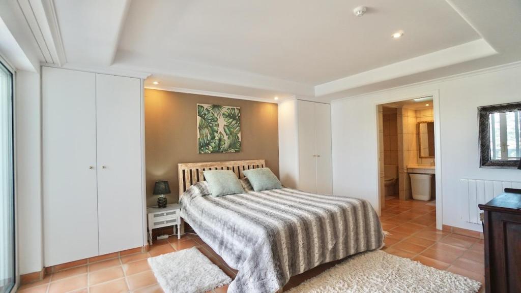 7 bed villas in Moraira