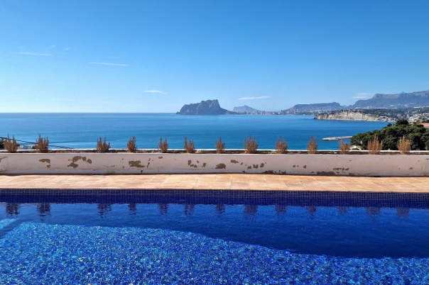 5 bed villa in Moraira