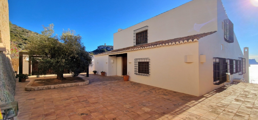 5 bed villa in Moraira