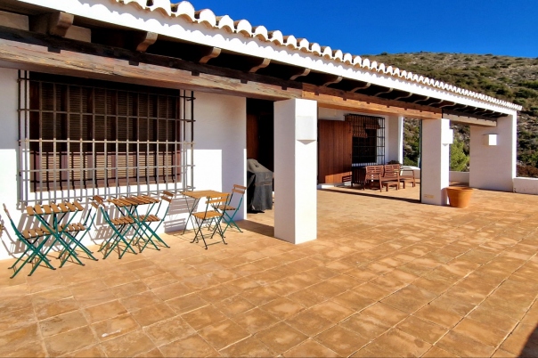 5 bed villa in Moraira