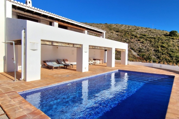 5 bed villa in Moraira