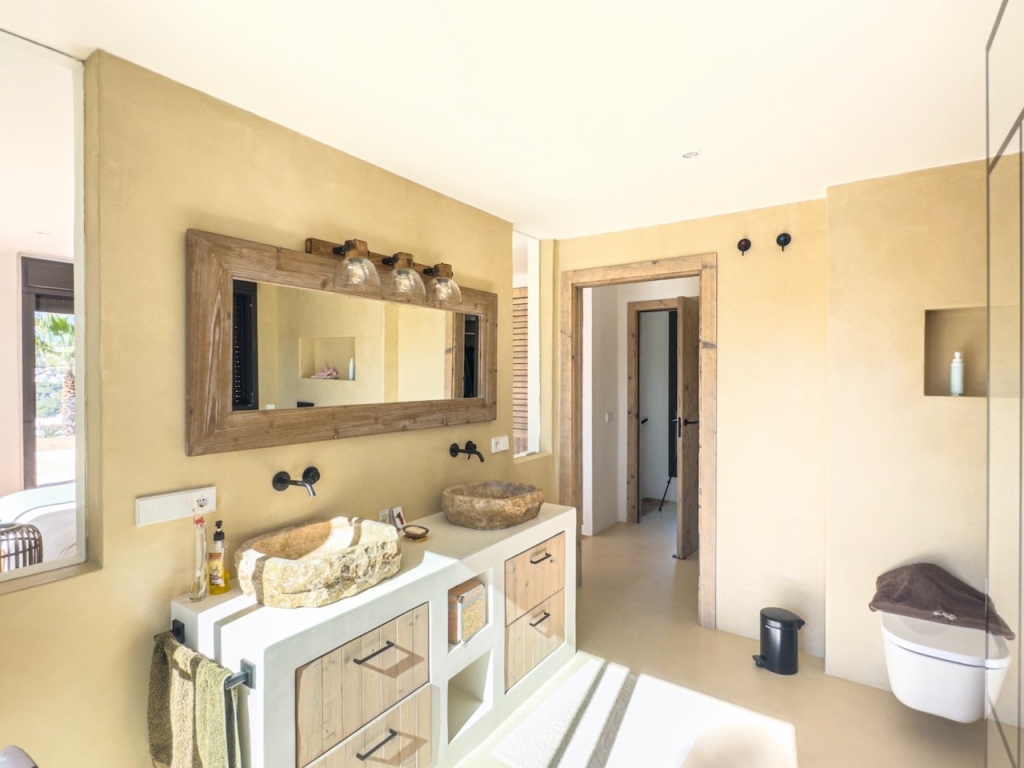 5 bed villas in Moraira