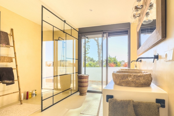 5 bed villas in Moraira