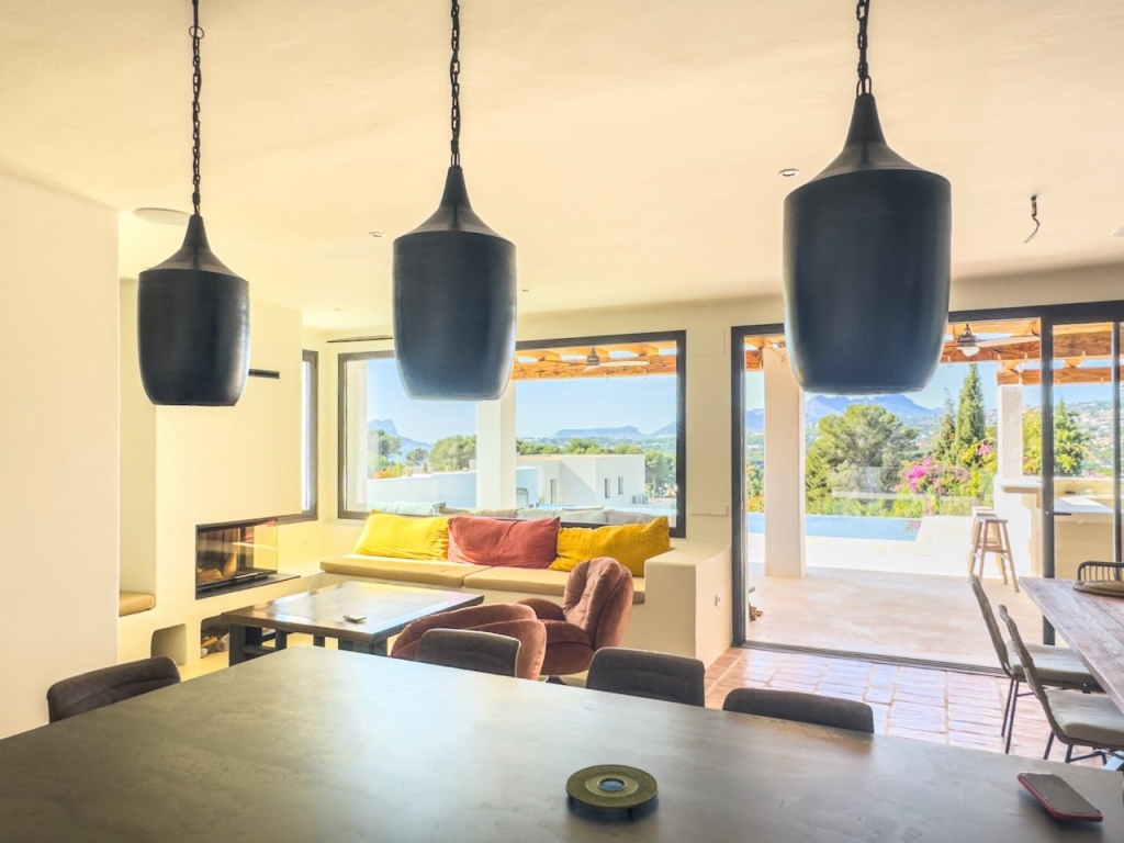 5 bed villas in Moraira