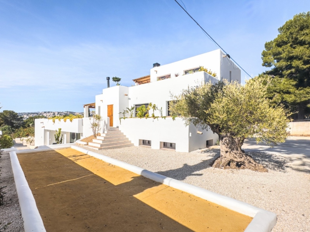 5 bed villas in Moraira