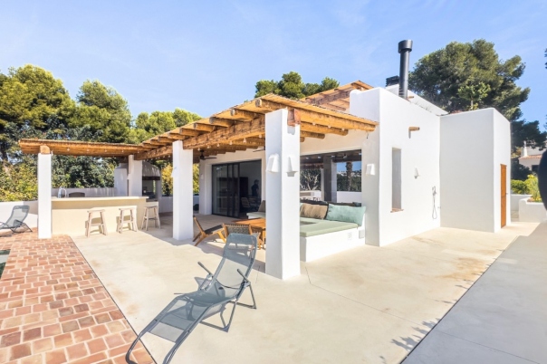 5 bed villas in Moraira