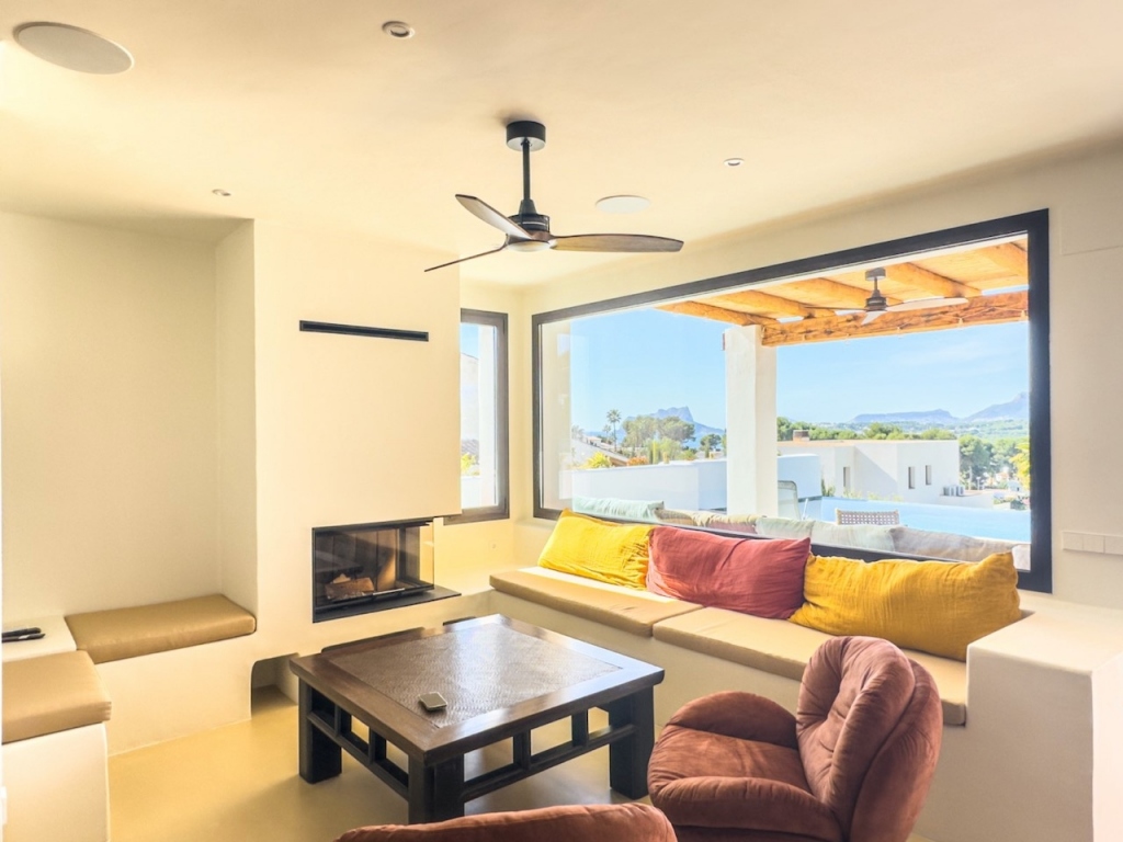 5 bed villas in Moraira