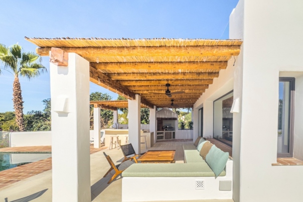 5 bed villas in Moraira