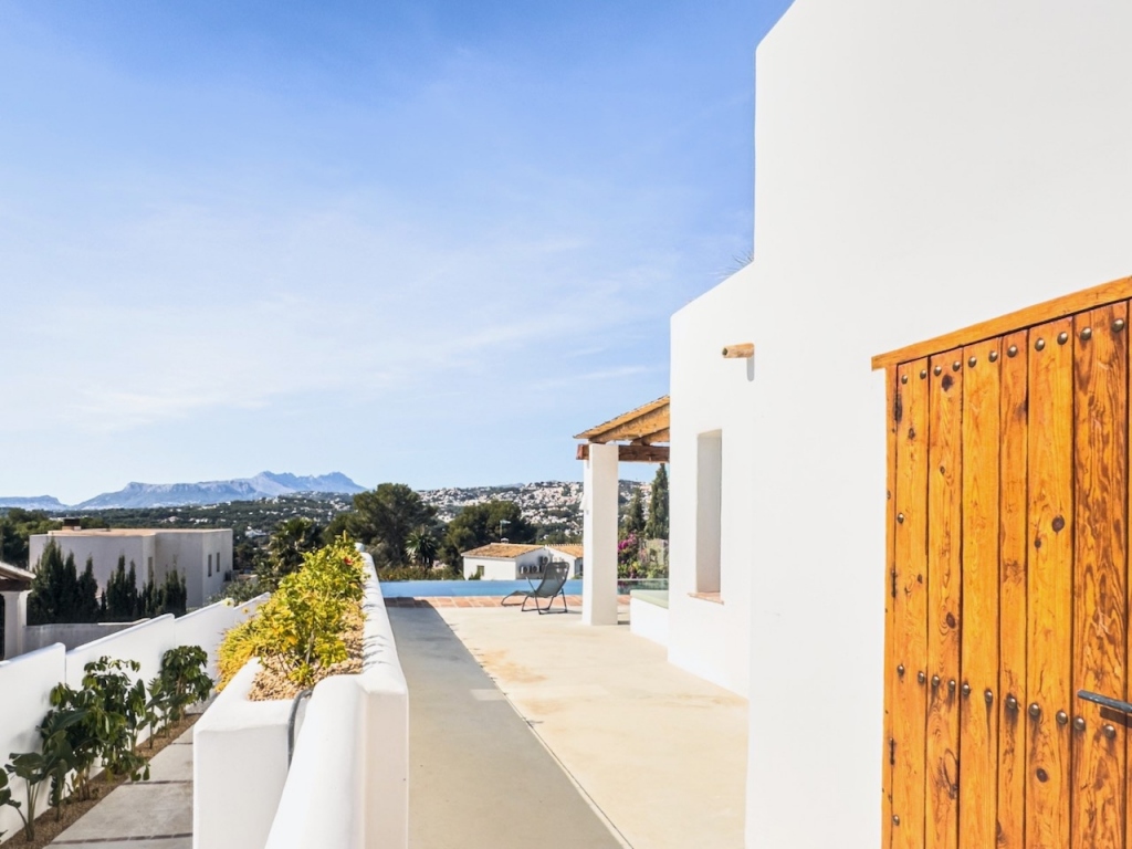 5 bed villas in Moraira
