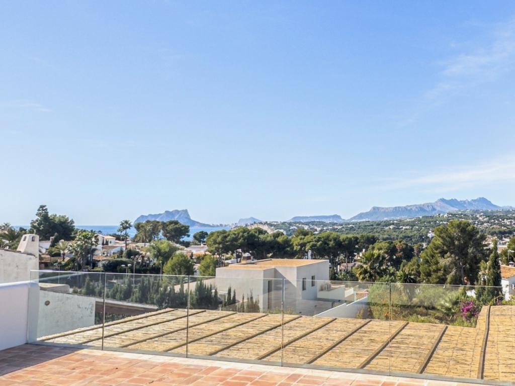 5 bed villas in Moraira
