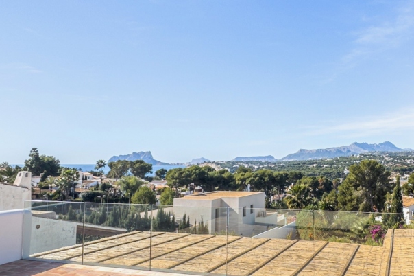 5 bed villas in Moraira
