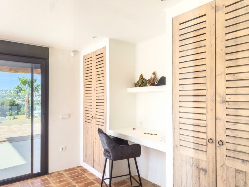 5 bed villas in Moraira