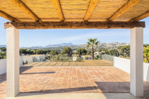 5 bed villas in Moraira