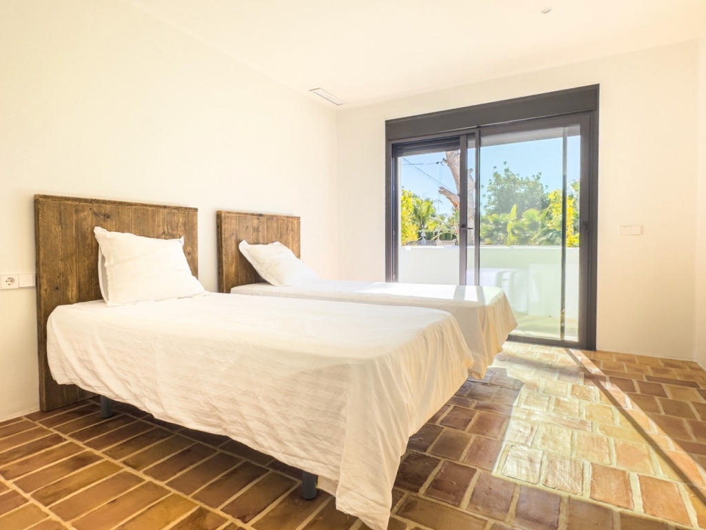 5 bed villas in Moraira