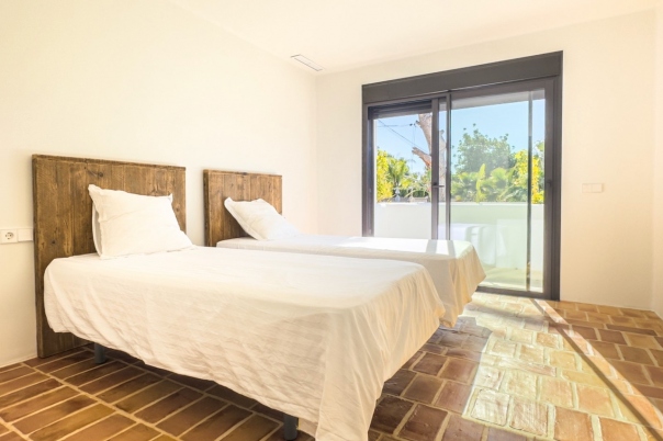 5 bed villas in Moraira
