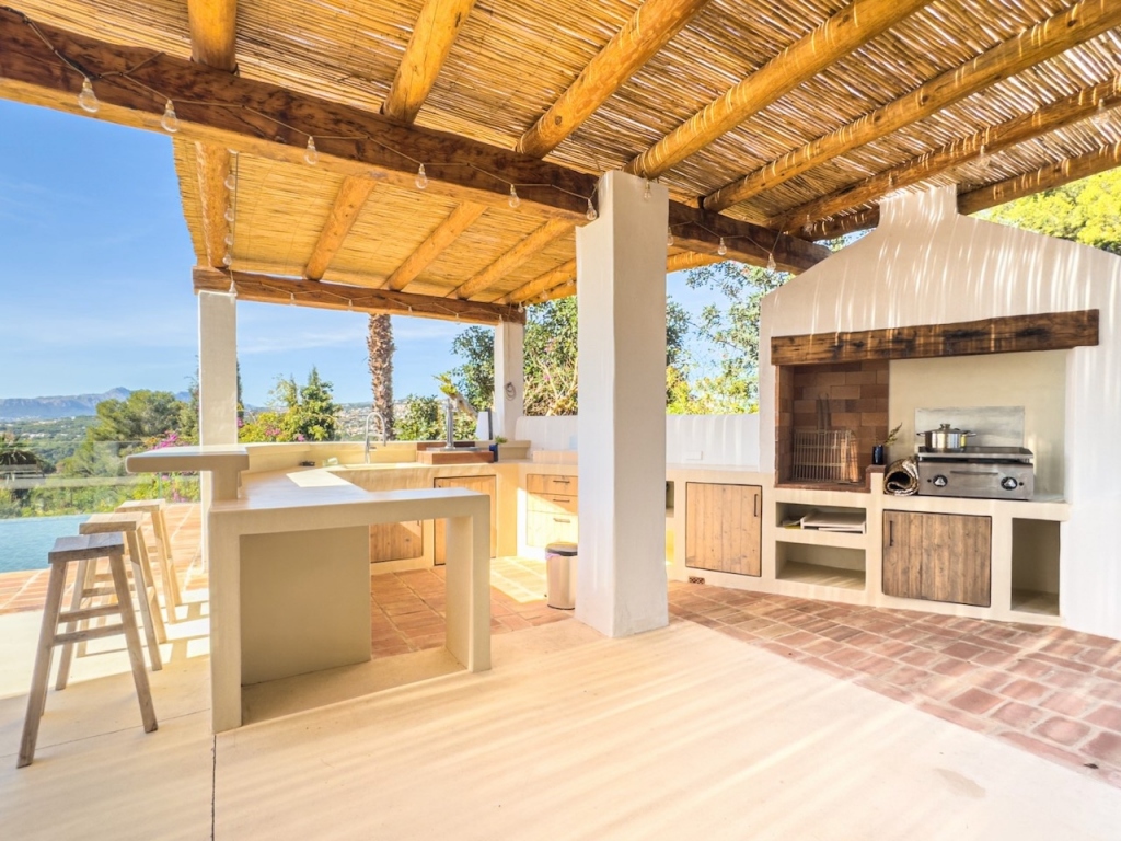5 bed villas in Moraira