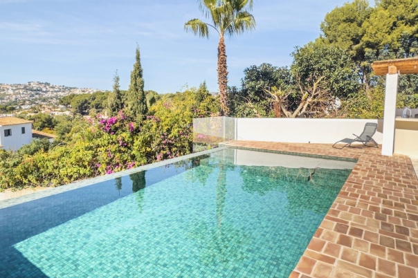 5 bed villas in Moraira