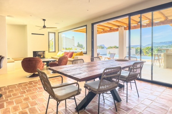 5 bed villas in Moraira