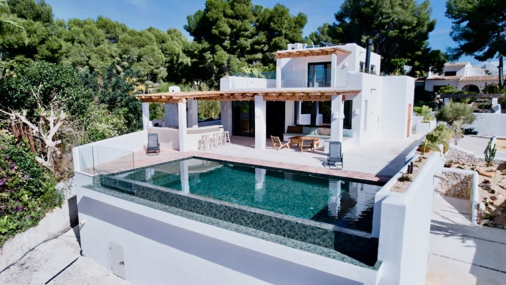 5 bed villas in Moraira