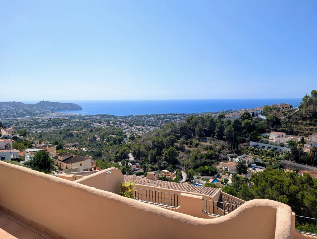 4 bed semi detached villa in Moraira
