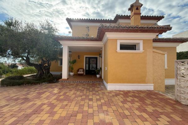 4 bed casa / chalet in Calpe
