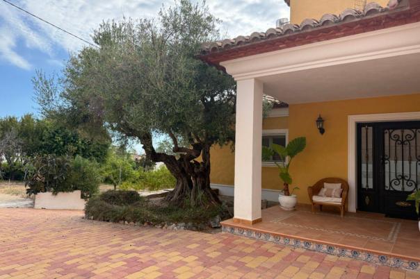 4 bed casa / chalet in Calpe